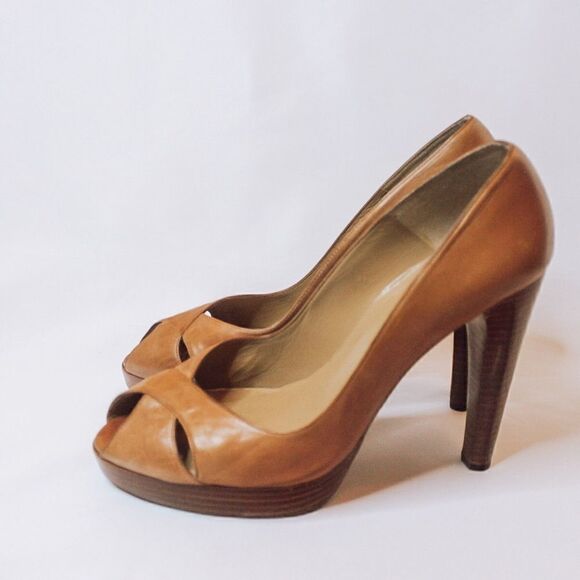 Stuart Weitzman Open Toe Crisscross Pumps in 10M - Picture 7 of 14